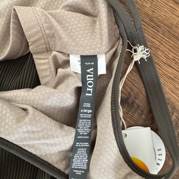 NWT Vuori Rib Crop Tank Ribbed Oregano Strappy Women's Size XL A - Picture 7 of 7